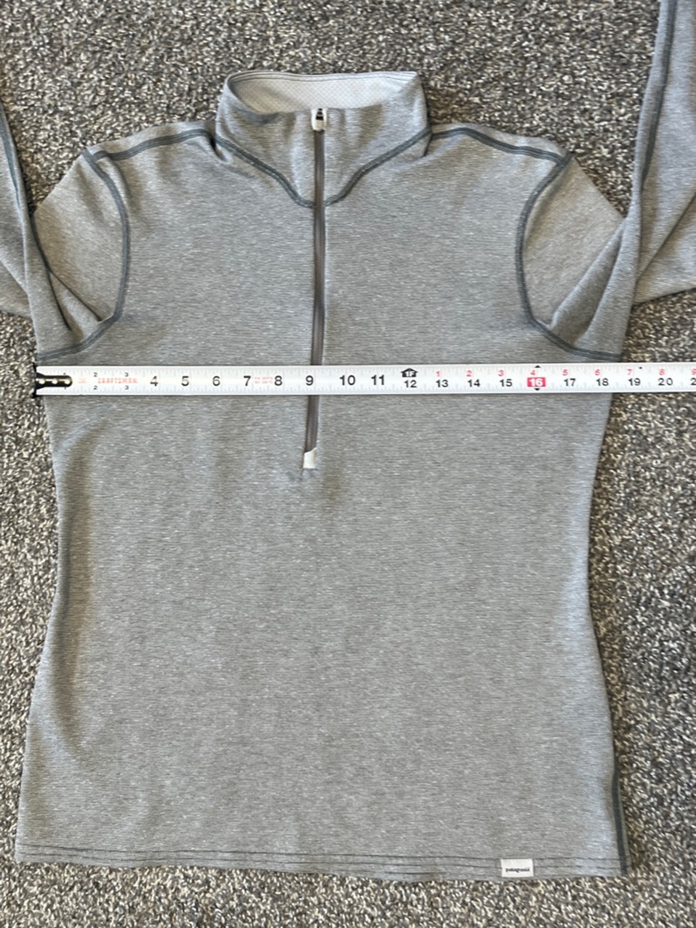 Patagonia Light Heather Gray Zip-Up Pullover Jacket - Picture 5 of 9